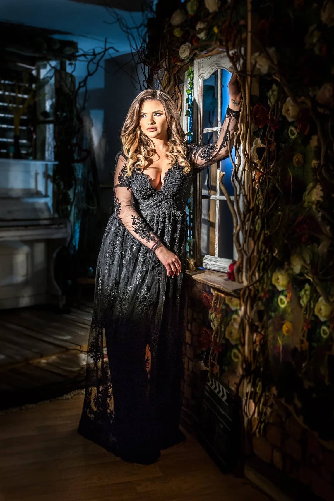 Rochie neagră lungă din dantelă